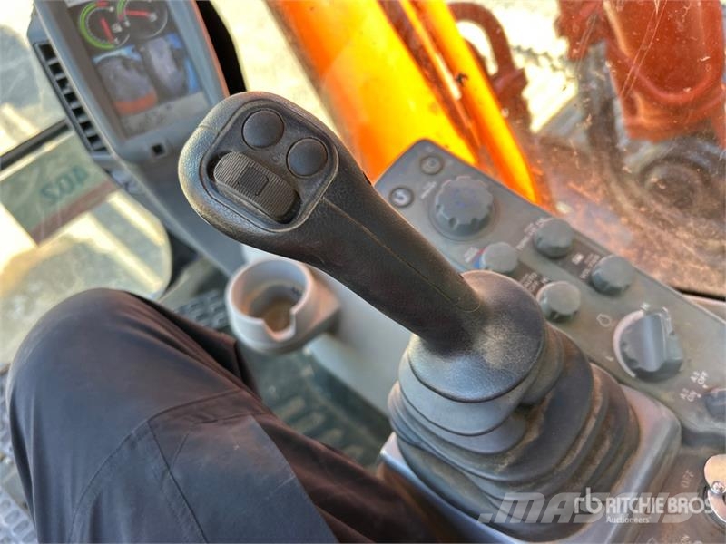 Hitachi ZX350LC-6 Tracked Excavator Bagri goseničarji