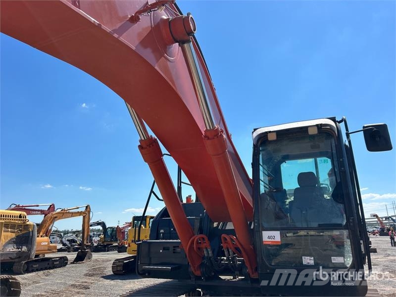 Hitachi ZX350LC-6 Tracked Excavator Bagri goseničarji