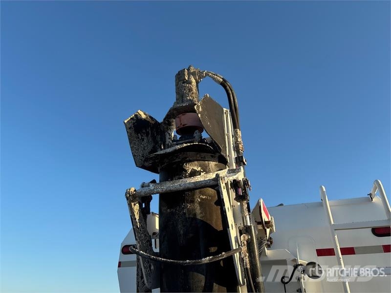  Holcombe HM10H Hydraulic Concrete Volumetric Mixer 건설 장비 - 기타
