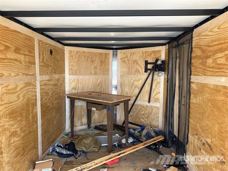  Homesteader 12 ft S/A Enclosed Trailer Прицепы-фургоны