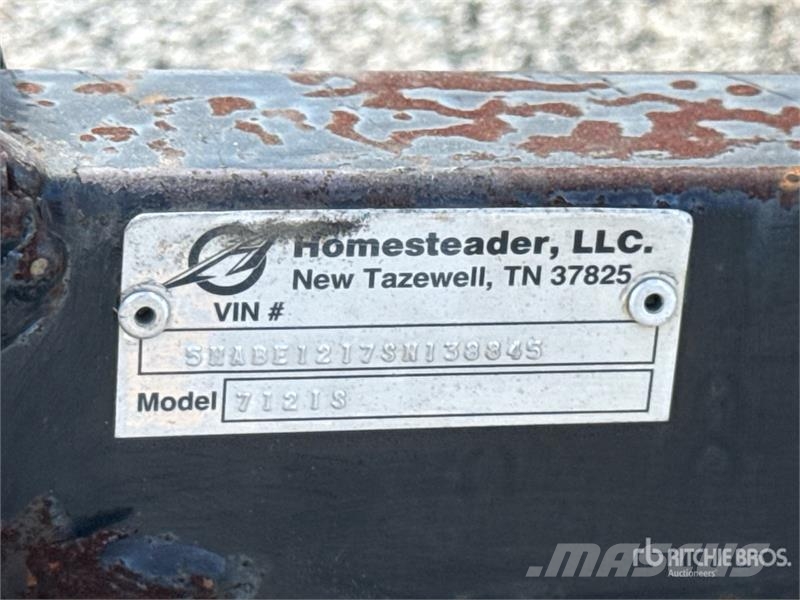  Homesteader 12 ft S/A Enclosed Trailer Прицепы-фургоны