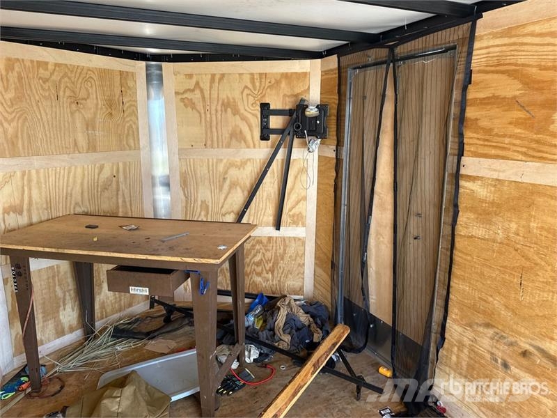  Homesteader 12 ft S/A Enclosed Trailer Прицепы-фургоны