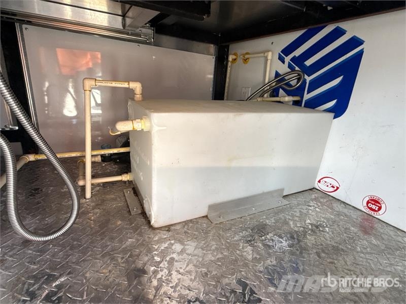 Hook & Line Cargo 7 ft S/A Food Concession Trailer Andere Anhänger