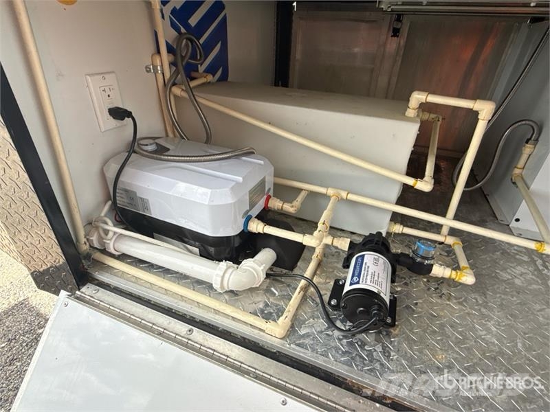 Hook & Line Cargo 7 ft S/A Food Concession Trailer Andere Anhänger
