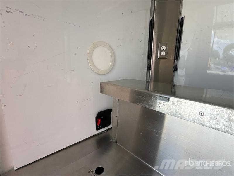 Hook & Line Cargo 7 ft S/A Food Concession Trailer Andere Anhänger