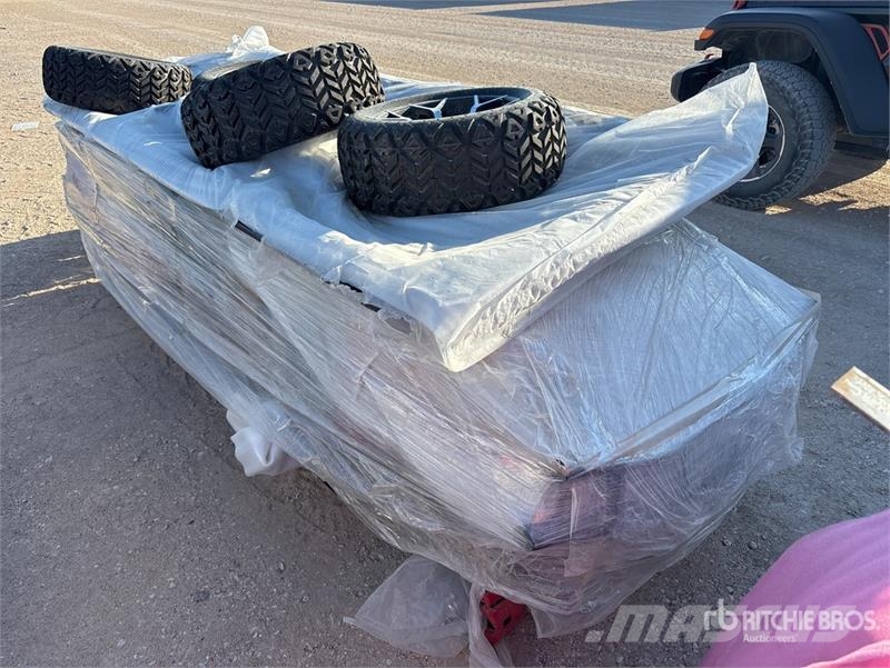 HQ100 Electric Red Six-Seater Golf Cart (Unused) 高爾夫球車