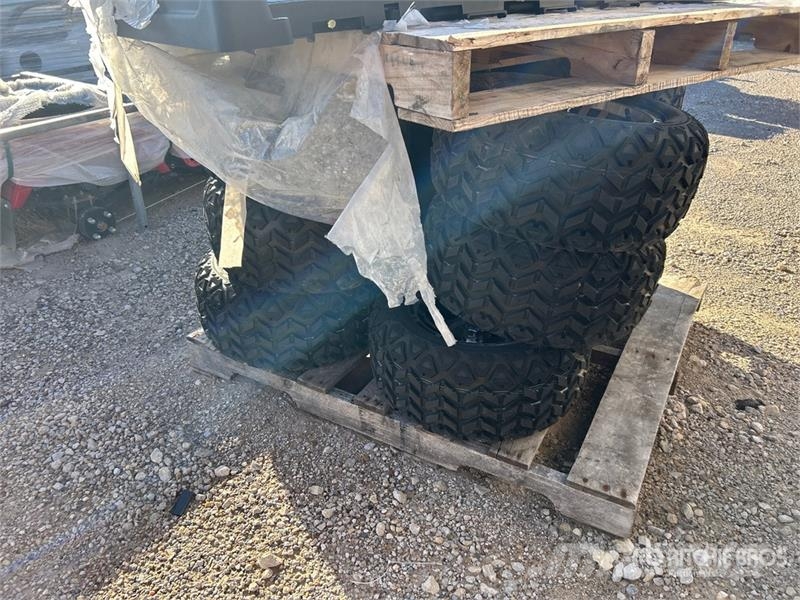  HQ80 Quantity of 3 Golf Cart (Unused) Golfikärud