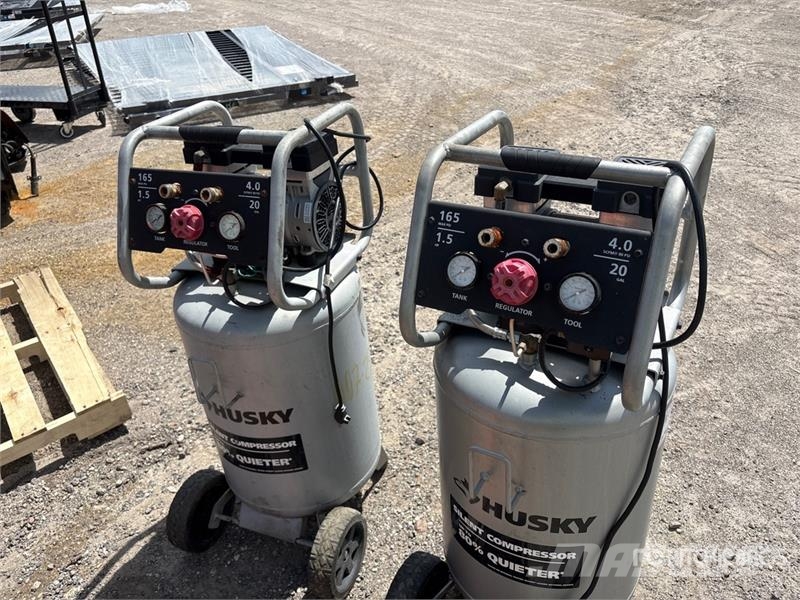 Husky of (2) Husky 4 cfm Mobile Electric 20 gal Air Comp 콤푸레샤