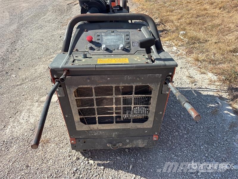 Husqvarna FS7000DT4 Walk-Behind Saw (Inoperable) 製材機械