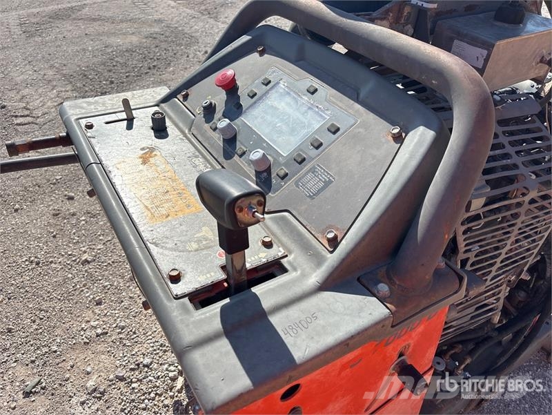 Husqvarna FS7000DT4 Walk-Behind Saw (Inoperable) 製材機械