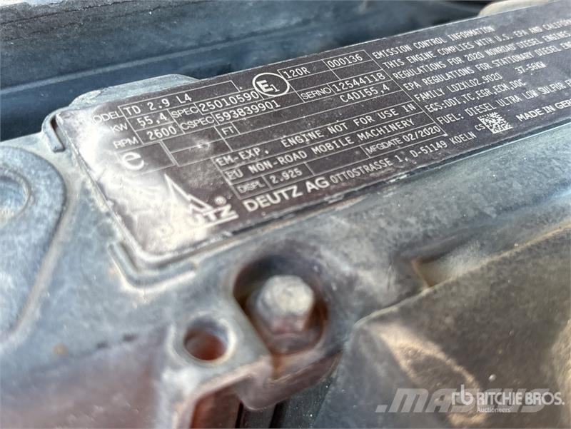 Husqvarna FS7000DT4 Walk-Behind Saw (Inoperable) 製材機械