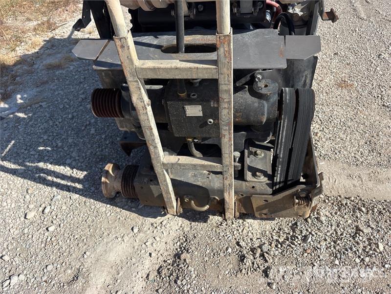 Husqvarna FS7000DT4 Walk-Behind Saw (Inoperable) 製材機械