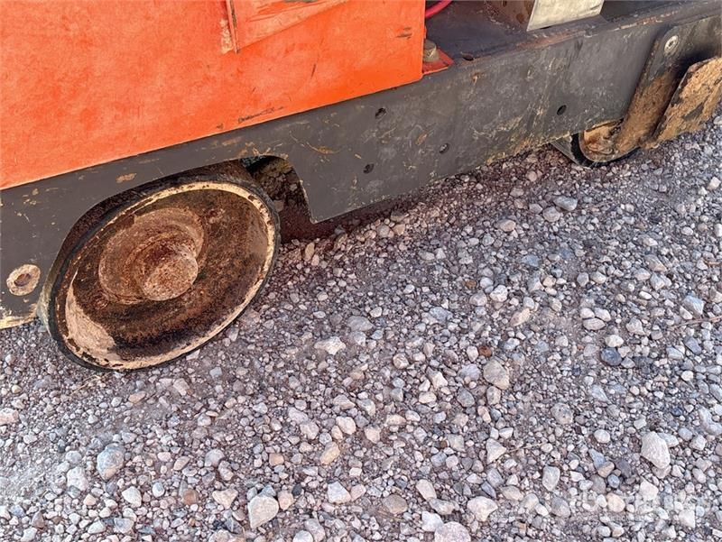 Husqvarna FS7000DT4 Walk-Behind Saw (Inoperable) 製材機械