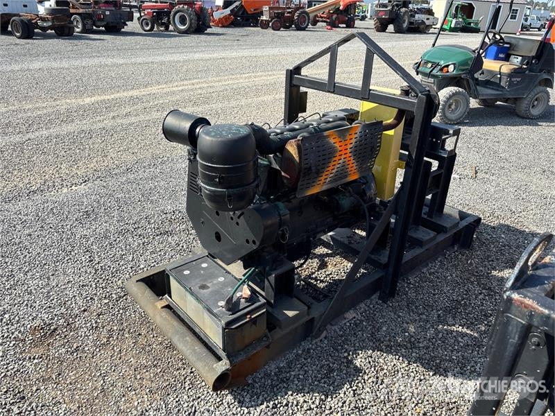 Hydraulic Power Pack (Inoperable) 油圧パイルハンマー