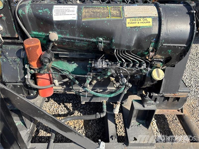 Hydraulic Power Pack (Inoperable) 油圧パイルハンマー