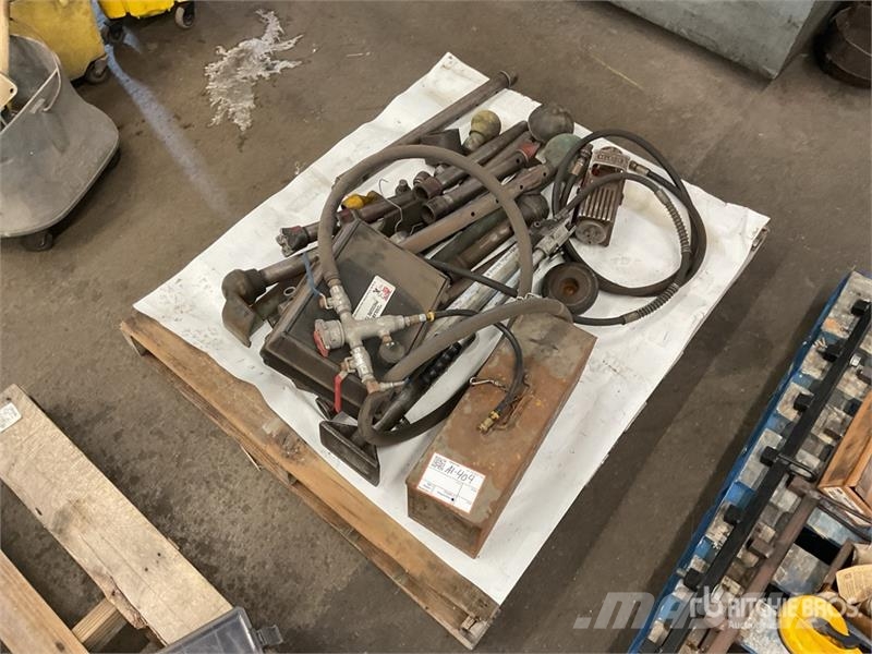Hydraulic Pump w/Misc. Parts Other components