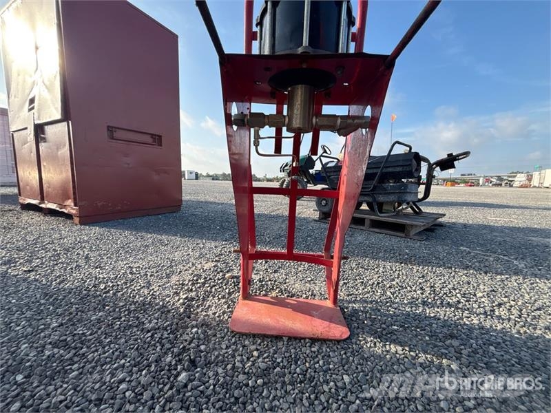  Hydrostatic Test Pump (Inoperable) مكونات أخرى