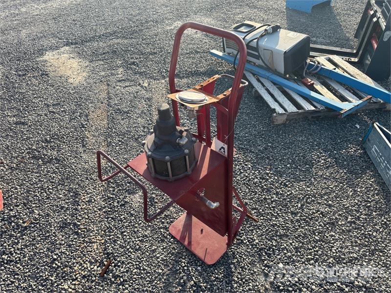  Hydrostatic Test Pump (Inoperable) Andre komponenter