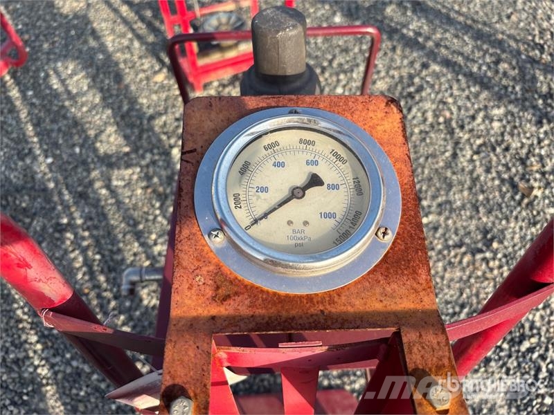  Hydrostatic Test Pump (Inoperable) Andre komponenter
