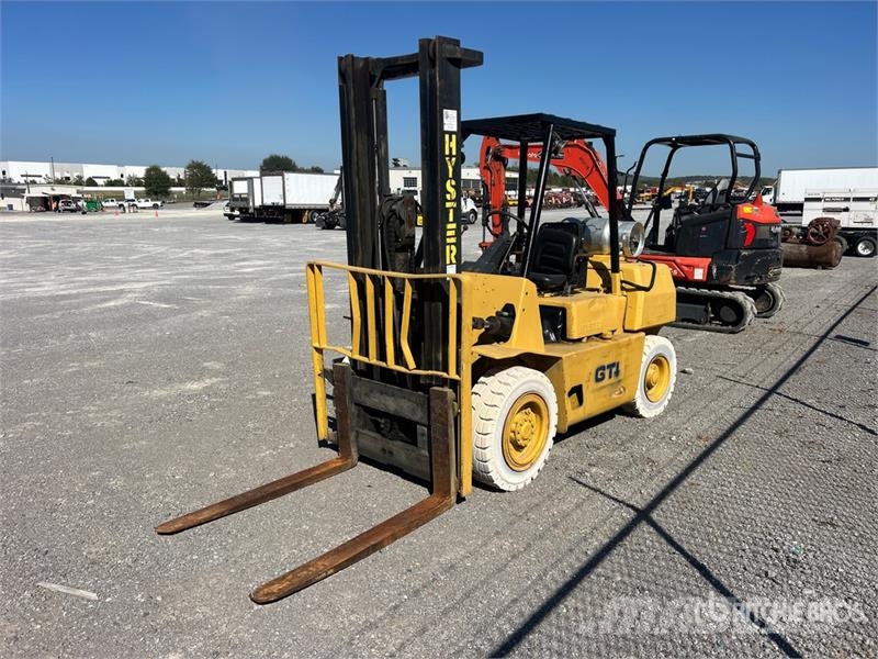 Hyster 8750 lb Pneumatic Tire Forklift 其他叉车