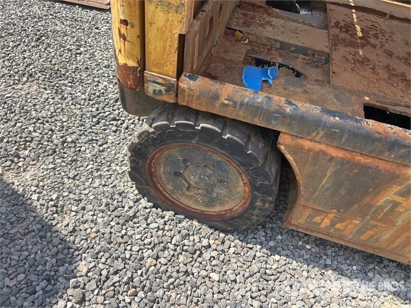 Hyster E60XN 5600 lb Electric Forklift Electric forklifts