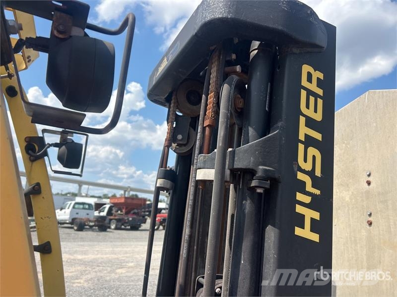 Hyster E60XN 5600 lb Electric Forklift Electric forklifts