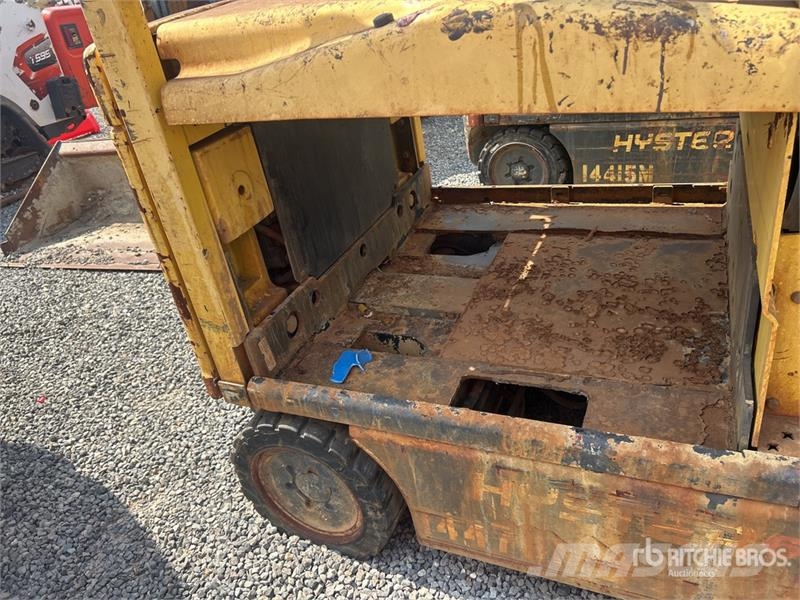 Hyster E60XN 5600 lb Electric Forklift Electric forklifts