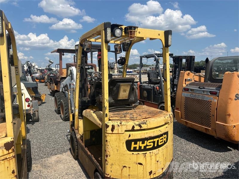 Hyster E60XN 5600 lb Electric Forklift Electric forklifts