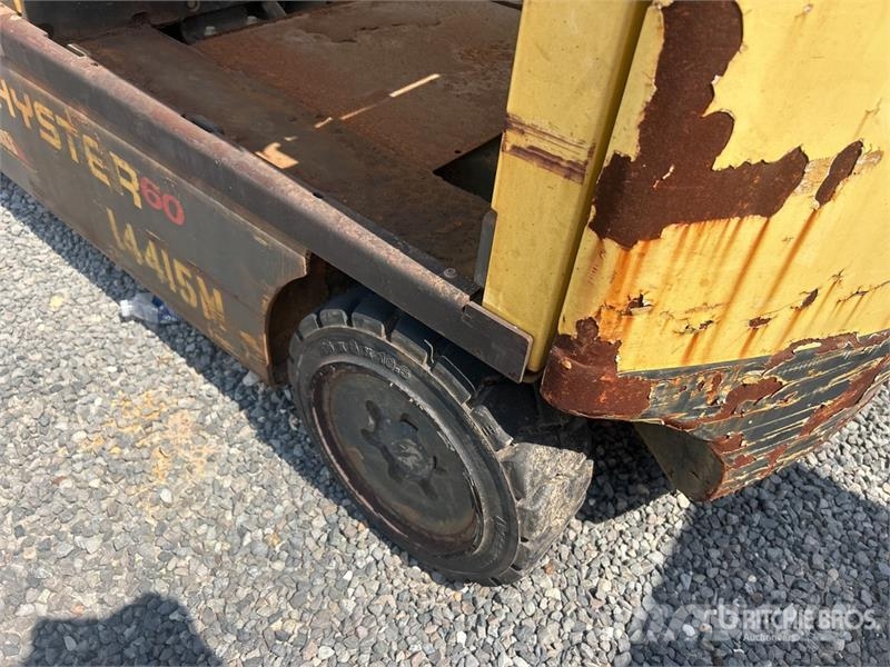 Hyster E60XN 5600 lb Pneumatic Tire Forklift Kahveltõstukid - muud