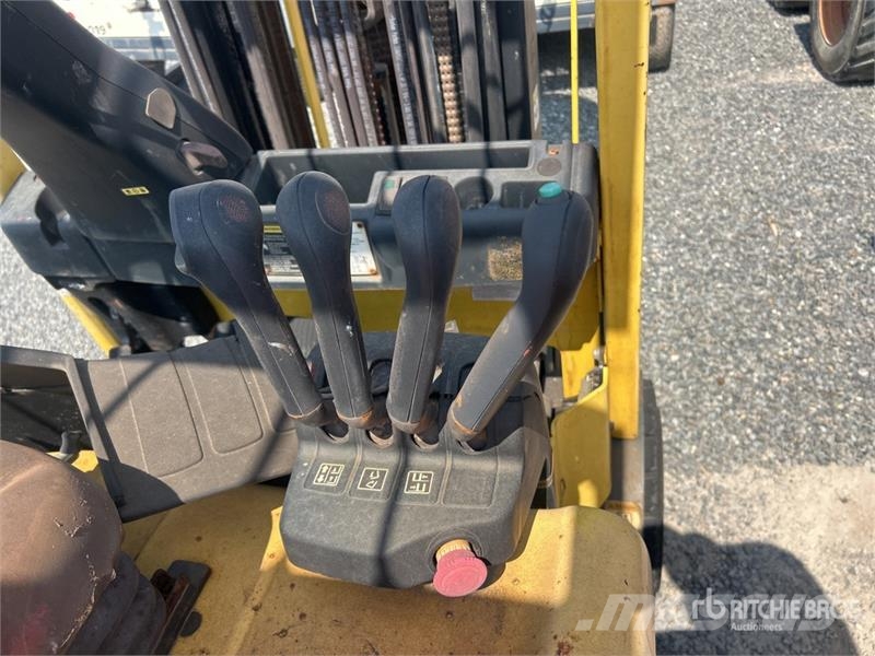 Hyster E60XN 5600 lb Pneumatic Tire Forklift Kahveltõstukid - muud