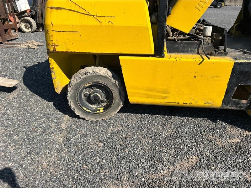 Hyster H100XL 9600 lb Pneumatic Tire Forklift (Inoperable 그 외 지게차