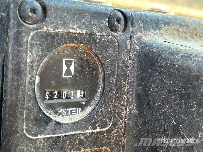 Hyster H100XL 9600 lb Pneumatic Tire Forklift (Inoperable 그 외 지게차
