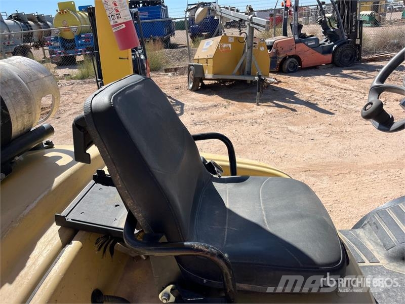 Hyster H90FT 8550 lb Pneumatic Tire Forklift Šakiniai krautuvai - Kita