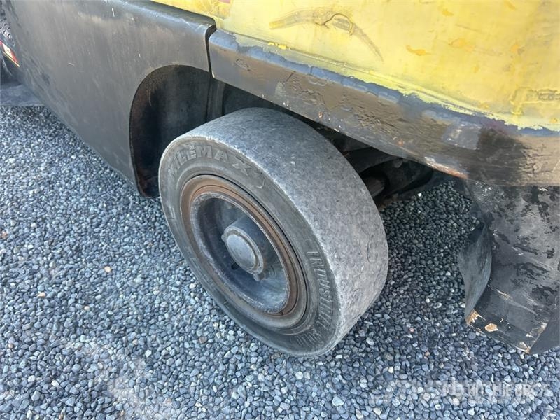 Hyster H90FT 8650 lb Pneumatic Tire Forklift フォークリフト - その他