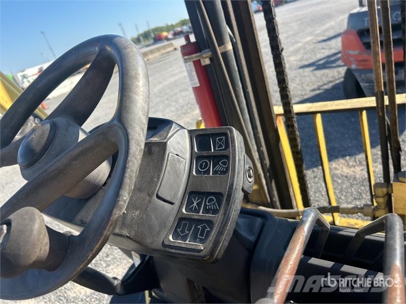 Hyster H90FT 8650 lb Pneumatic Tire Forklift フォークリフト - その他