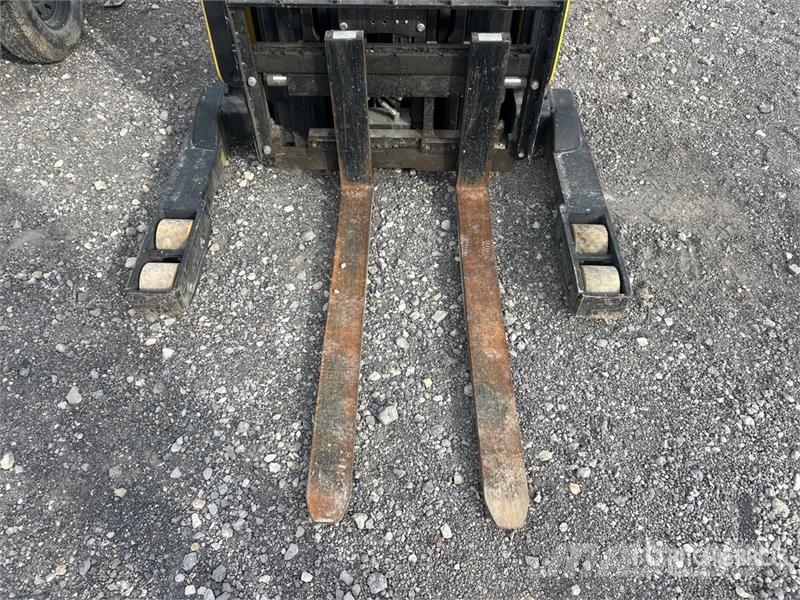 Hyster N40ZRS2-14.5 4000 lb Reach Truck リーチフォークリフト