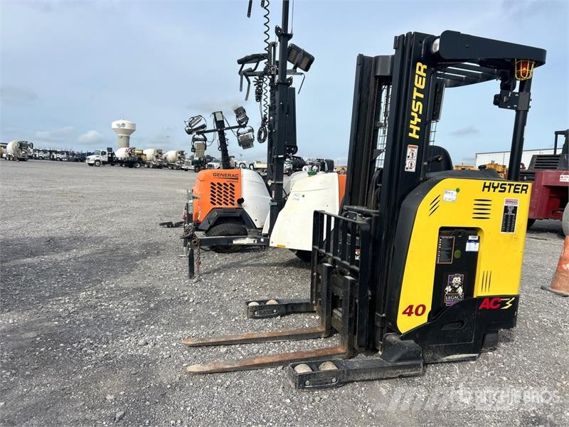 Hyster N40ZRS2-14.5 4000 lb Reach Truck リーチフォークリフト