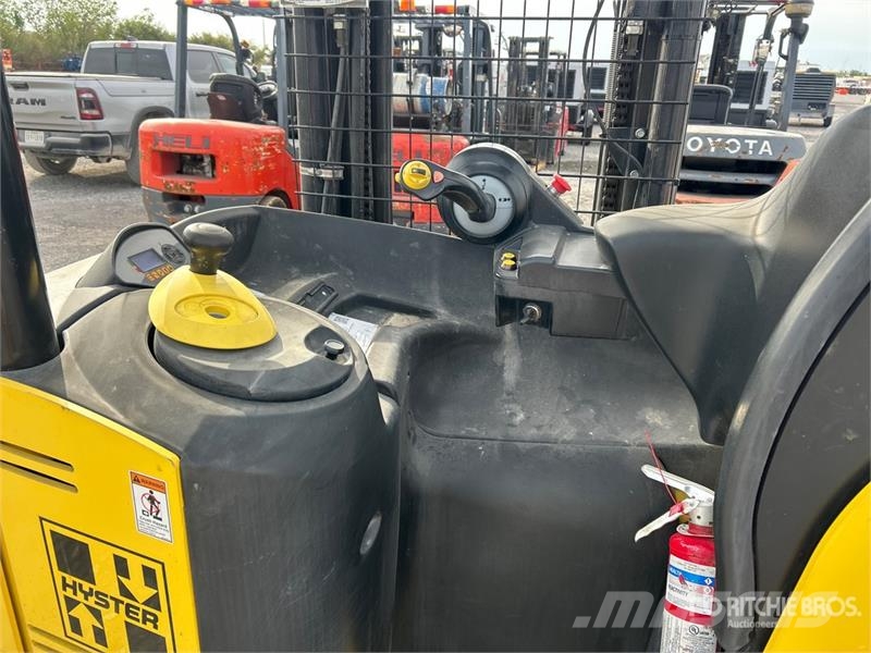 Hyster N40ZRS2-14.5 4000 lb Reach Truck リーチフォークリフト