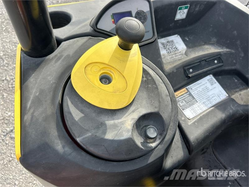 Hyster N40ZRS2-14.5 4000 lb Reach Truck リーチフォークリフト