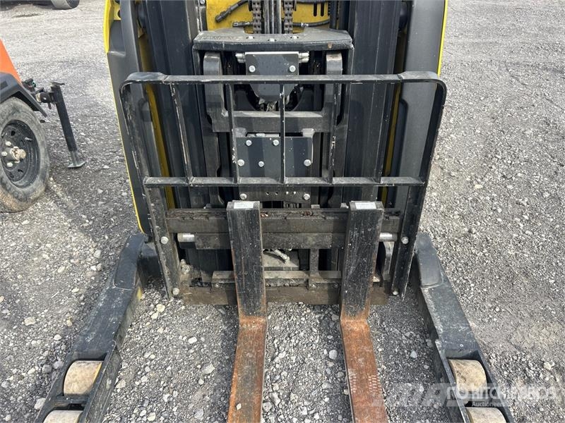 Hyster N40ZRS2-14.5 4000 lb Reach Truck リーチフォークリフト