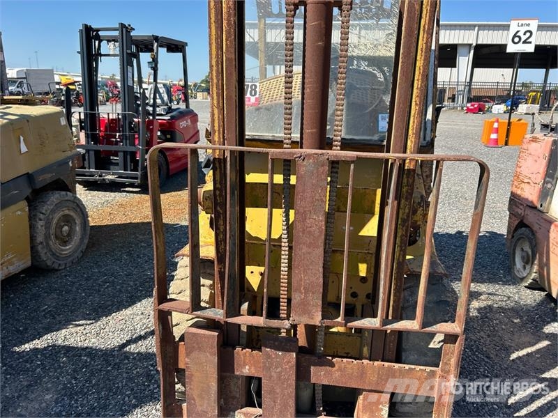 Hyster Pneumatic Tire Forklift Targoncák-Egyéb