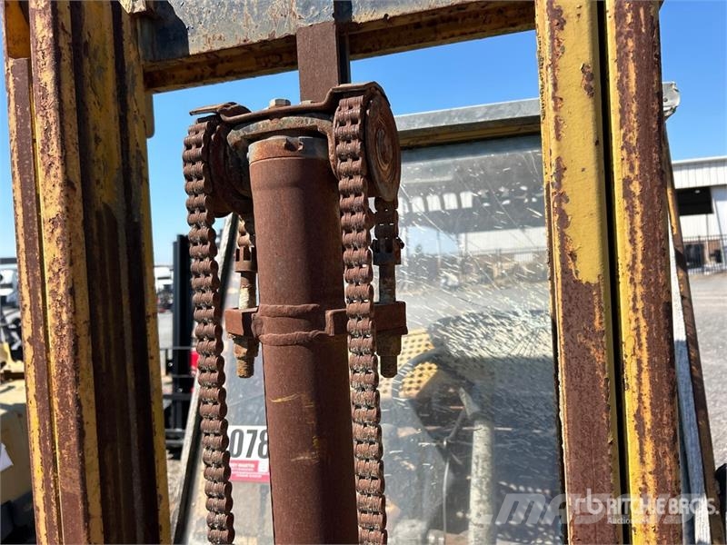 Hyster Pneumatic Tire Forklift Targoncák-Egyéb