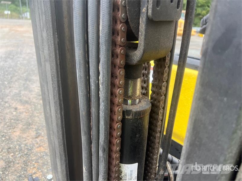Hyster S60FT 3600 lb Cushion Tire Forklift Diger