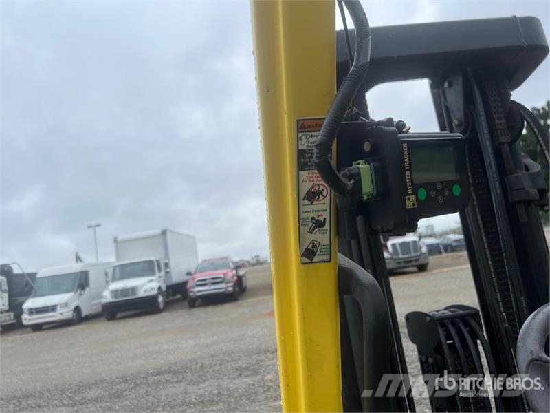 Hyster S60FT 3600 lb Cushion Tire Forklift Diger