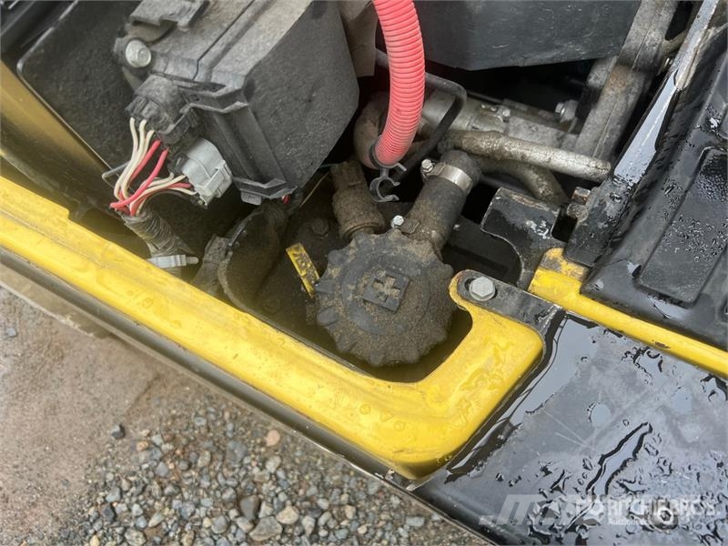 Hyster S60FT 3600 lb Cushion Tire Forklift Diger