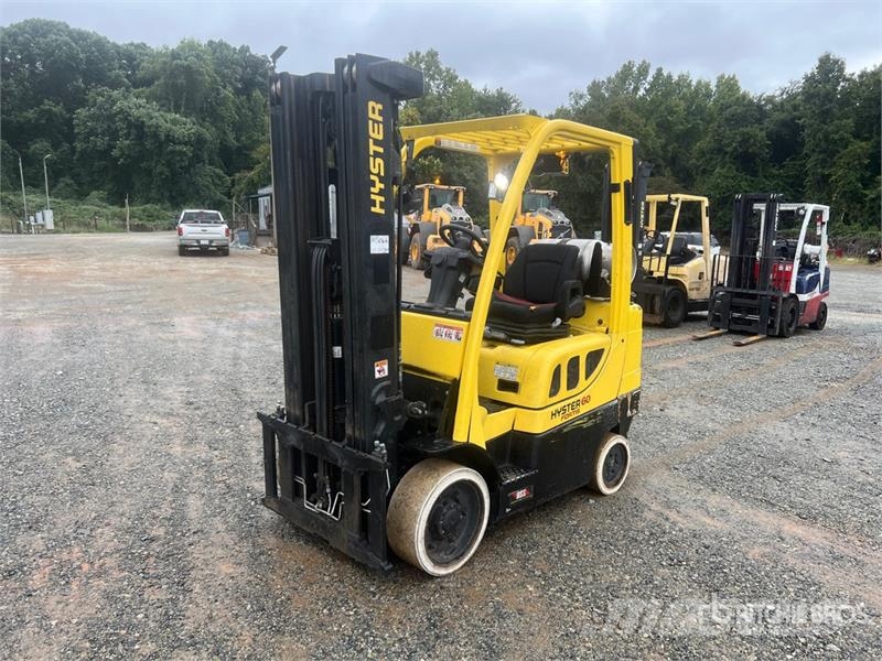 Hyster S60FT 3600 lb Cushion Tire Forklift Diger