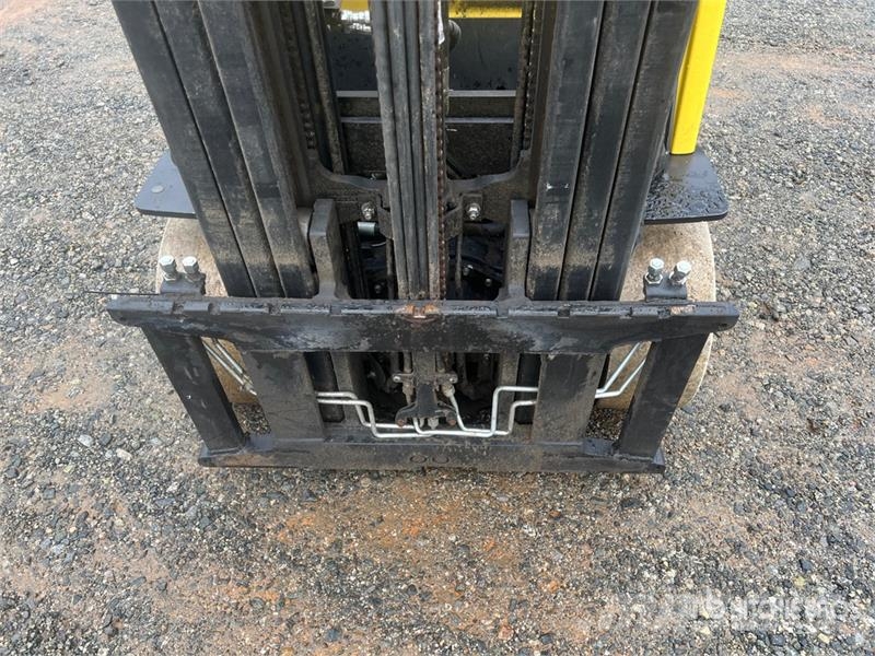 Hyster S60FT 3600 lb Cushion Tire Forklift Diger