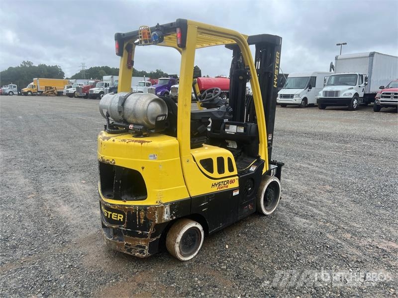 Hyster S60FT 3600 lb Pneumatic Tire Forklift Andere Gabelstapler