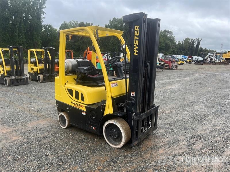 Hyster S60FT 3600 lb Pneumatic Tire Forklift Andere Gabelstapler