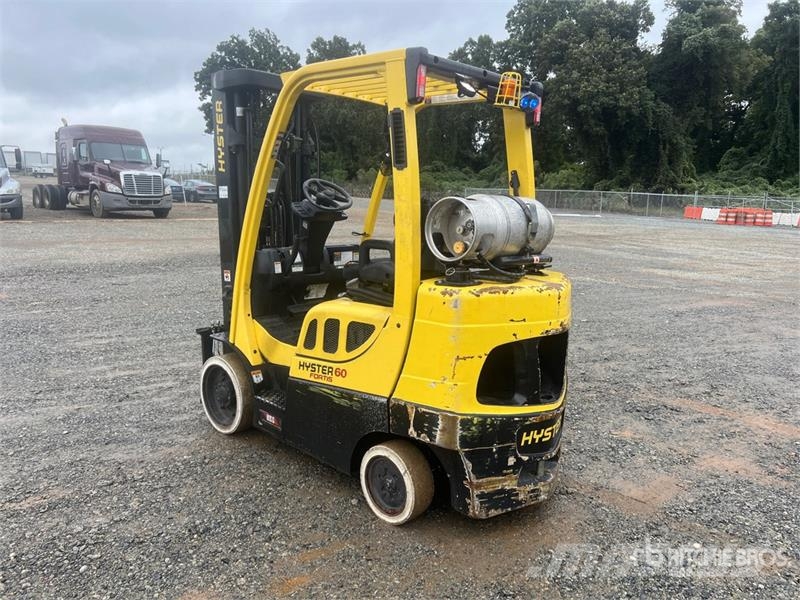 Hyster S60FT 3600 lb Pneumatic Tire Forklift Andere Gabelstapler